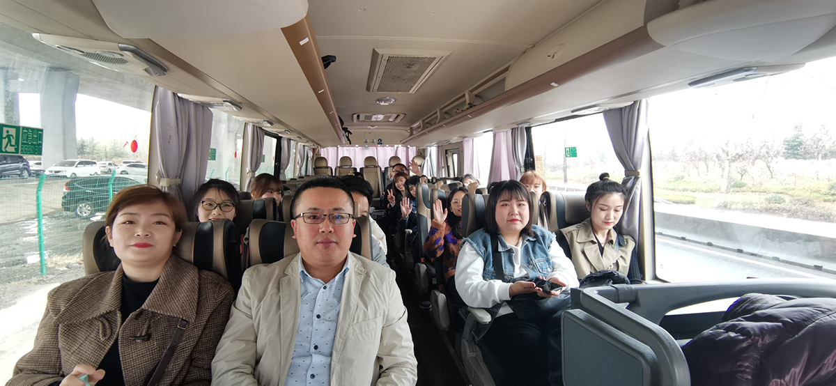 青岛泽宇团建轰趴大巴车 青岛泽宇团建轰趴大巴车_青岛泽宇_cason